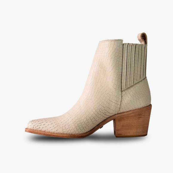 NEW BALA DI GALA women's premium embossed leather ankle legacy boots in cream - Picture 3 of 5
